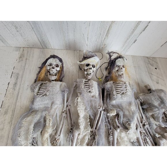 Skeleton‎ groom AS IS bride hanging Halloween prop decor set - Picture 2 of 9